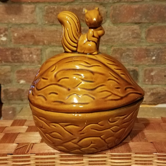 Vtg Squirrel MCM Lidded Nut Dish - Picture 1 of 6